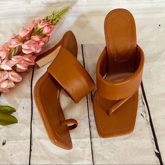 Zara Leather Heels - Picture 2 of 11